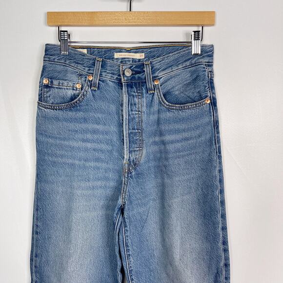 Levis Womens 27 Ribcage Straight Leg Jeans Button Fly Medium Rinse Wash Cotton - Picture 3 of 11